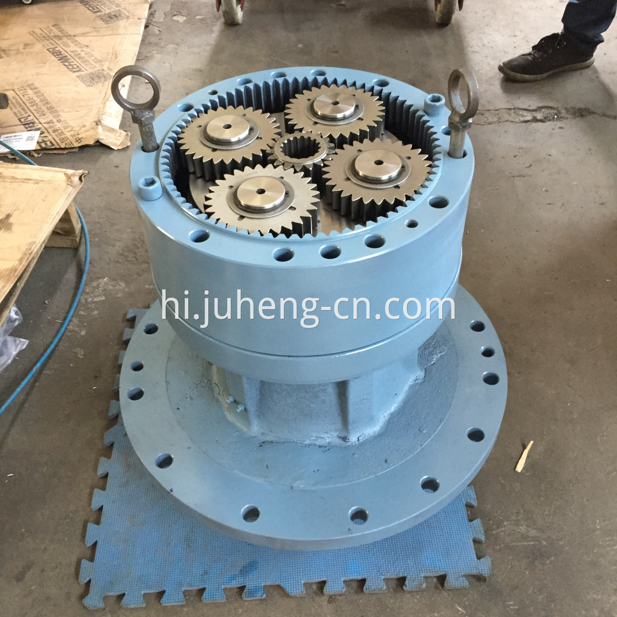 R320 Swing Gearbox